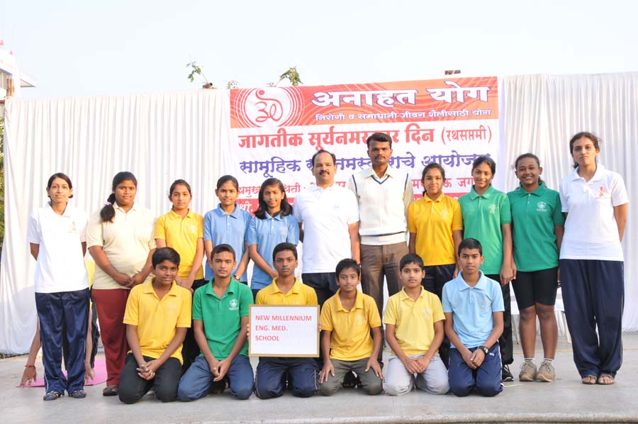 Meditation practice session at Pune center